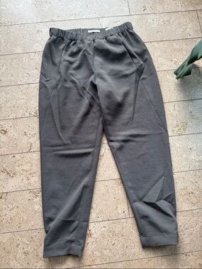 Woman’s Elastic-Waist Tapered Dress Pants